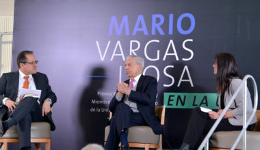 Mario Vargas Llosa, premio Nobel de Literatura, visitó la UAI
